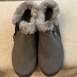 B Zees 10W Eur 41 Gray Ankle Boots